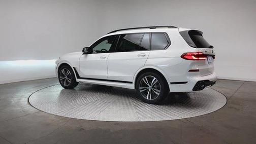 Alpine White 2026 BMW X7 M60i