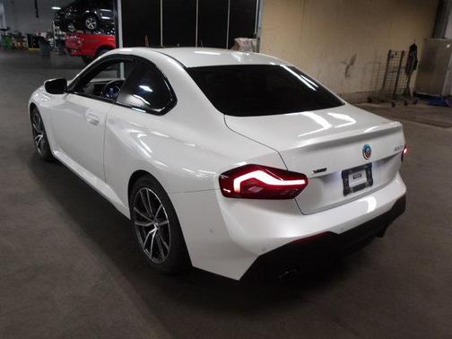 2023 BMW 230 i xDrive