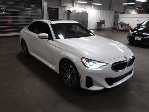 2023 BMW 230 i xDrive