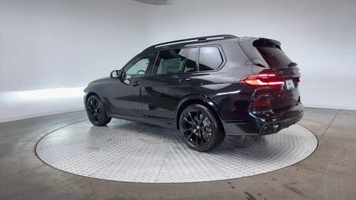 2026 BMW X7 M60i