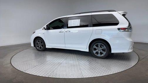 2020 Toyota Sienna SE Premium