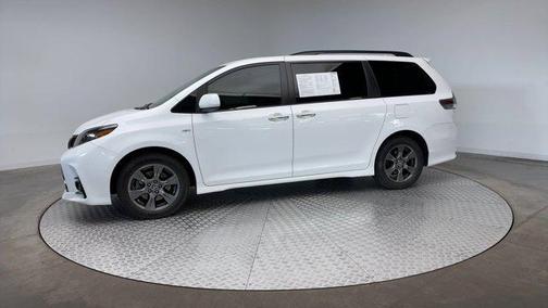 2020 Toyota Sienna SE Premium