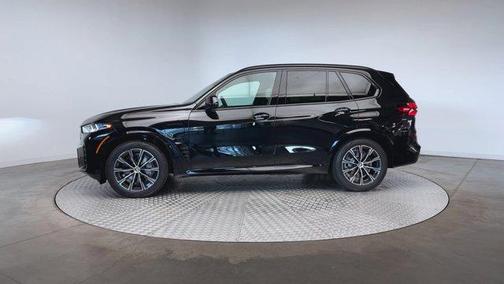 Black Sapphire Metallic 2026 BMW X5 PHEV xDrive50e