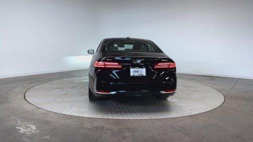 2025 BMW 530 i xDrive