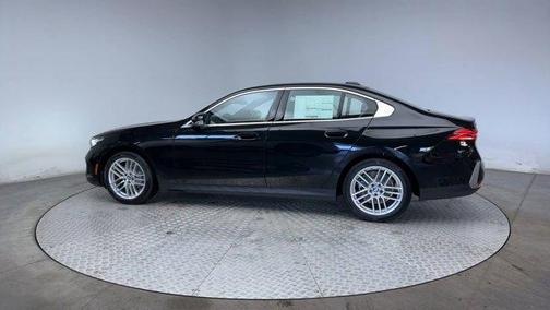 2025 BMW 530 i xDrive