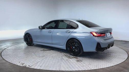 2023 BMW 330 i xDrive