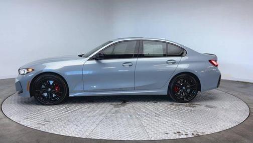 2023 BMW 330 i xDrive