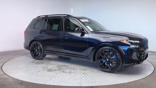 2025 BMW X7 M60i