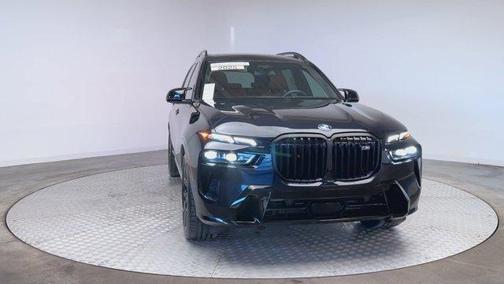 2025 BMW X7 M60i