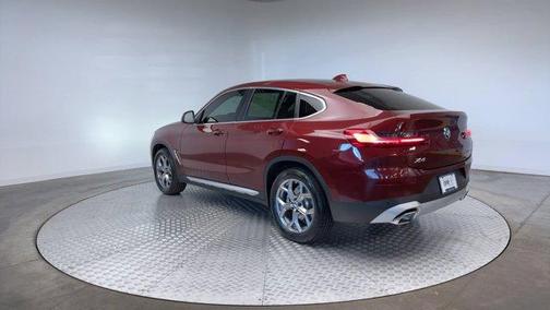 2023 BMW X4 xDrive30i