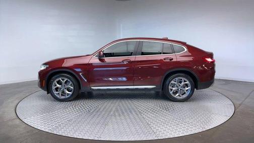 2023 BMW X4 xDrive30i