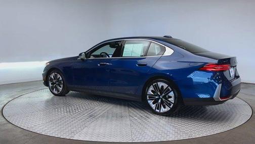 2025 BMW 530 i xDrive