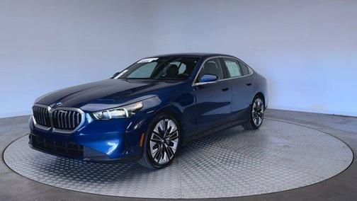 2025 BMW 530 i xDrive