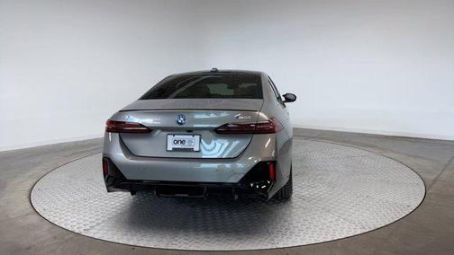2024 BMW i5 M60