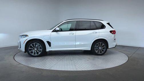 Mineral White Metallic 2026 BMW X5 PHEV xDrive50e