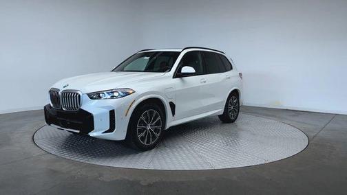 Mineral White Metallic 2026 BMW X5 PHEV xDrive50e
