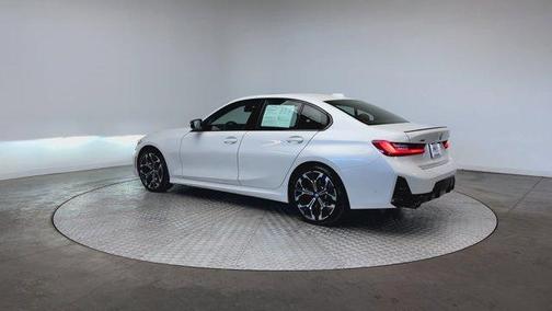 2025 BMW 330 i xDrive