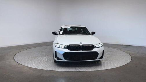 2025 BMW 330 i xDrive