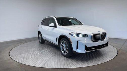 Alpine White 2026 BMW X5 PHEV xDrive50e