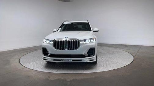 2022 BMW X7 M50i