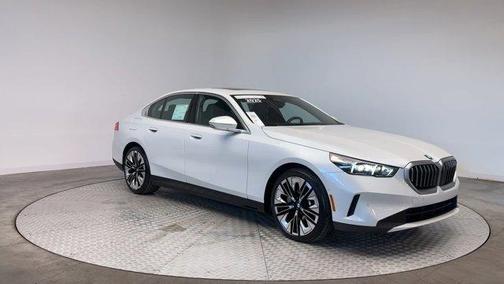 2025 BMW 530 i xDrive
