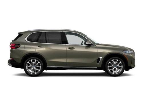 Manhattan Green Metallic 2026 BMW X5 xDrive40i