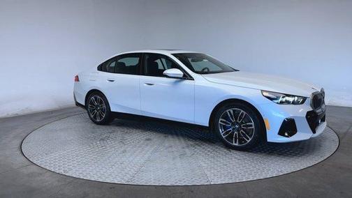 2025 BMW 530 i xDrive