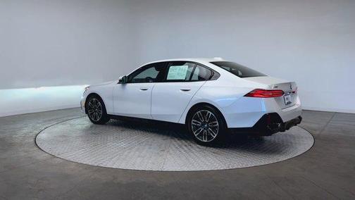 2025 BMW 530 i xDrive