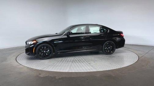 2025 BMW 330 i xDrive