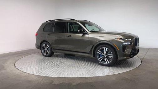 2025 BMW X7 M60i
