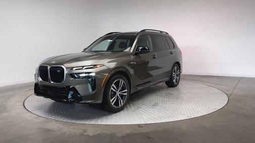 2025 BMW X7 M60i