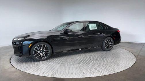 2025 BMW 750e xDrive
