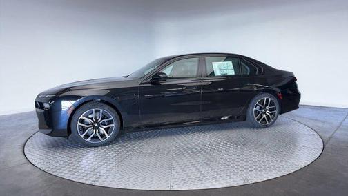 2025 BMW 750e xDrive