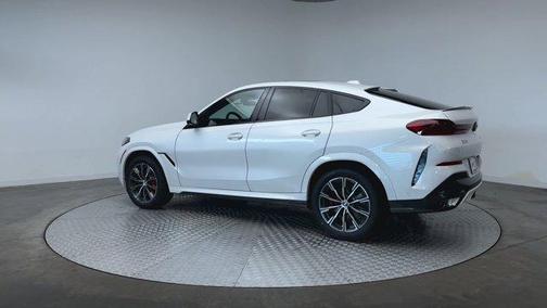 Mineral White Metallic 2027 BMW X6 xDrive40i
