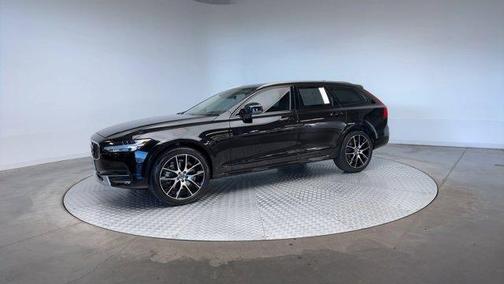 2018 Volvo V90 Cross Country T6
