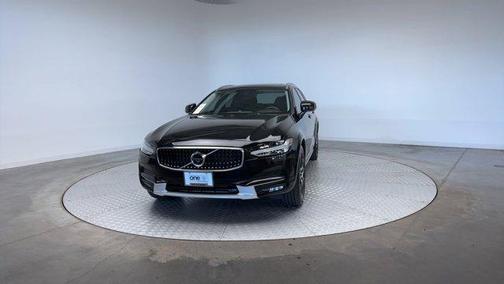 2018 Volvo V90 Cross Country T6