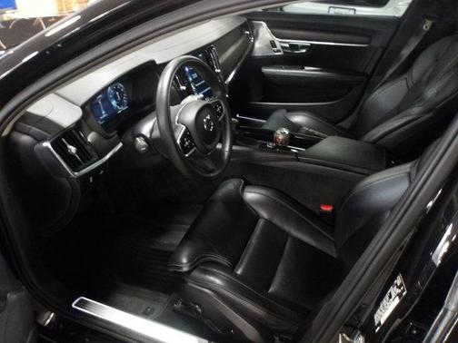 2018 Volvo V90 Cross Country T6