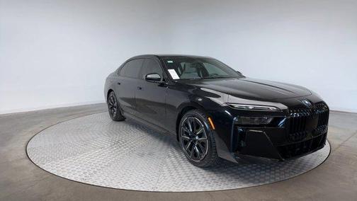 2024 BMW 750e xDrive
