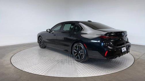 2024 BMW 750e xDrive
