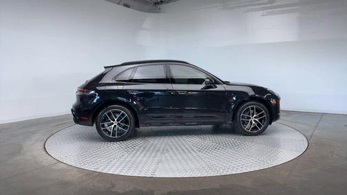 2022 Porsche Macan Base