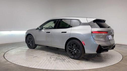 2026 BMW iX xDrive60