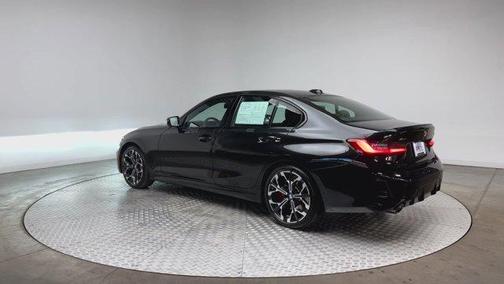 2025 BMW 330 i xDrive