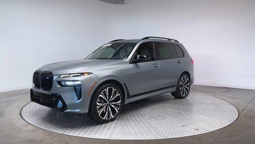 2023 BMW X7 M60i