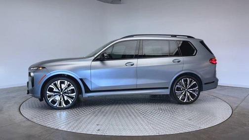 2023 BMW X7 M60i