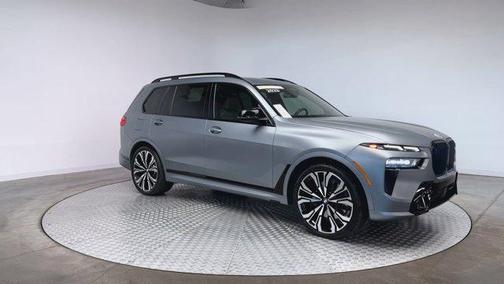 2023 BMW X7 M60i