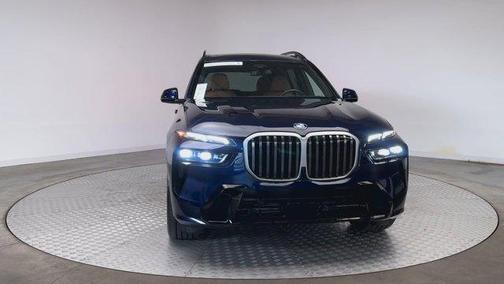 Tanzanite Blue II Metallic 2026 BMW X7 xDrive40i