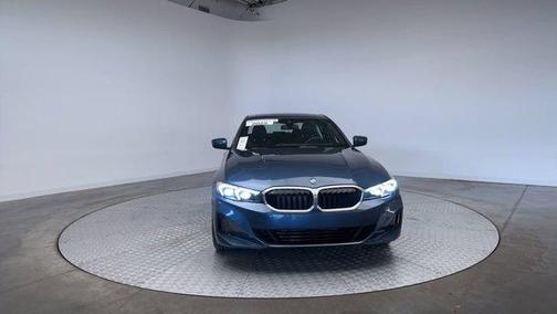 2025 BMW 330 i xDrive