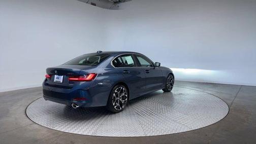 2025 BMW 330 i xDrive