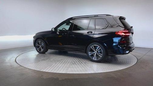 Black Sapphire Metallic 2027 BMW X7 xDrive40i