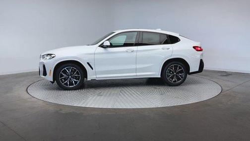 2025 BMW X4 xDrive30i